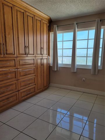 2600 Collins 508, Miami Beach, FL 33140