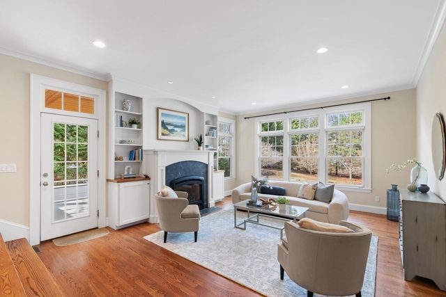 209 Waltham St, Lexington, MA 02421