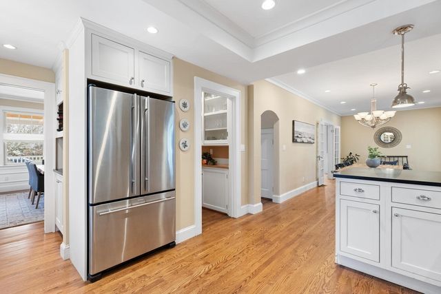209 Waltham St, Lexington, MA 02421