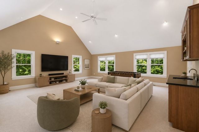 209 Waltham St, Lexington, MA 02421