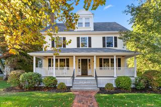 209 Waltham St, Lexington, MA 02421