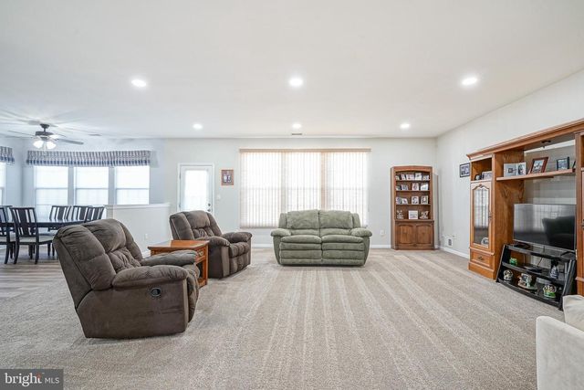 7 SHELLY ST, Sicklerville, NJ 08081