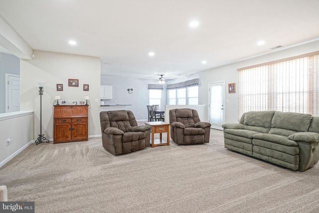 7 SHELLY ST, Sicklerville, NJ 08081