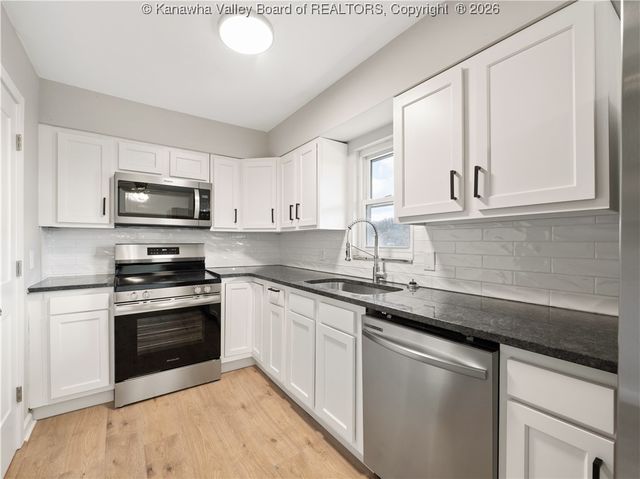 211 Stuart Street, St Albans, WV 25177