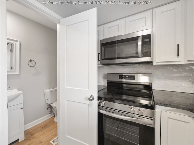 211 Stuart Street, St Albans, WV 25177