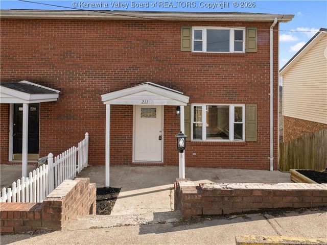 211 Stuart Street, St Albans, WV 25177