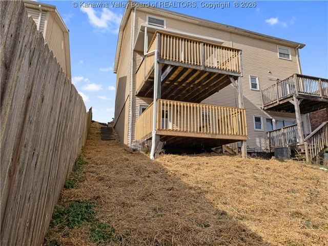 211 Stuart Street, St Albans, WV 25177