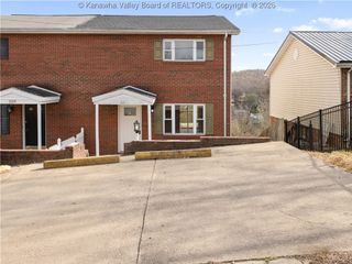 211 Stuart Street, St Albans, WV 25177