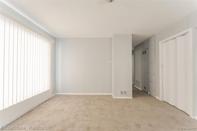 694 Emerson Avenue, Pontiac, MI 48340