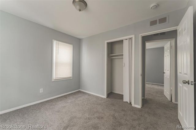 694 Emerson Avenue, Pontiac, MI 48340