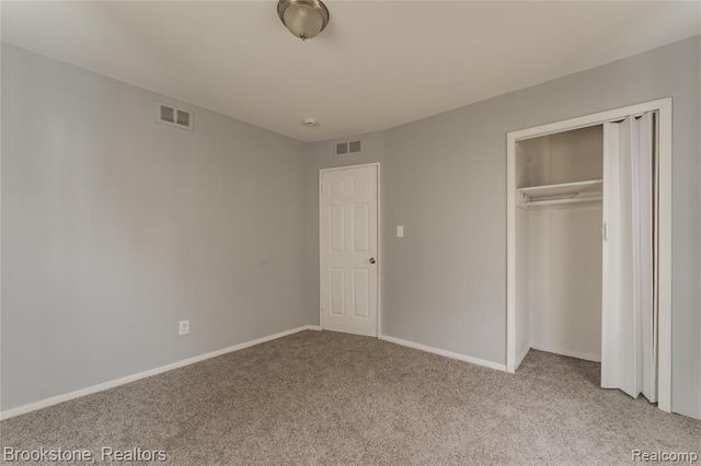 694 Emerson Avenue, Pontiac, MI 48340