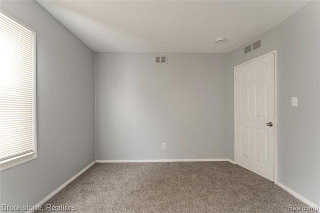 694 Emerson Avenue, Pontiac, MI 48340