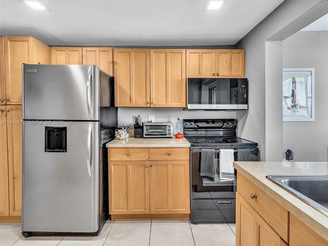 16565 NE 26th Ave 4E, North Miami Beach, FL 33160