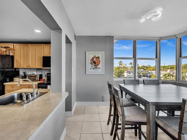 16565 NE 26th Ave 4E, North Miami Beach, FL 33160