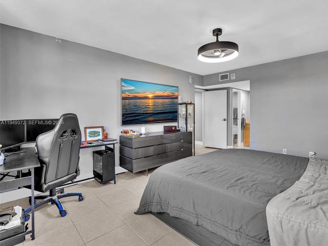 16565 NE 26th Ave 4E, North Miami Beach, FL 33160