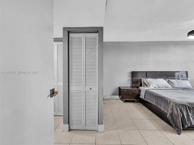 16565 NE 26th Ave 4E, North Miami Beach, FL 33160