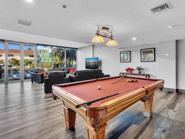 16565 NE 26th Ave 4E, North Miami Beach, FL 33160