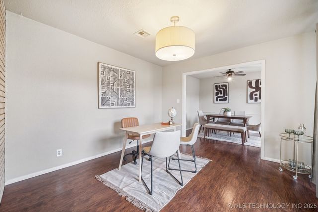 5212 S 68th East Place, Tulsa, OK 74145