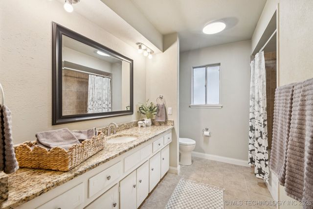 5212 S 68th East Place, Tulsa, OK 74145