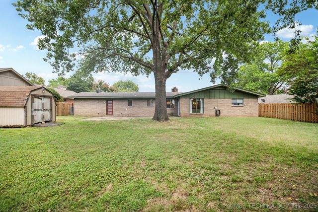 5212 S 68th East Place, Tulsa, OK 74145