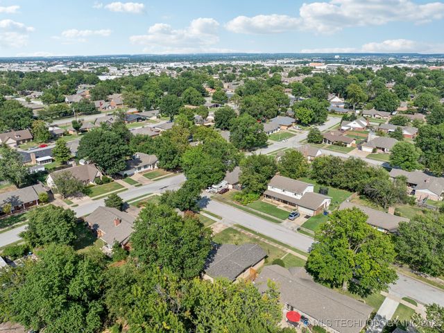 5212 S 68th East Place, Tulsa, OK 74145