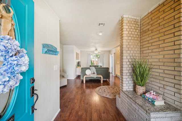 5212 S 68th East Place, Tulsa, OK 74145