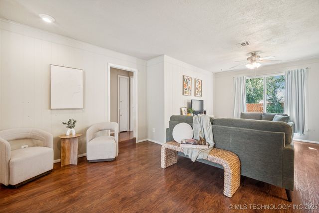 5212 S 68th East Place, Tulsa, OK 74145