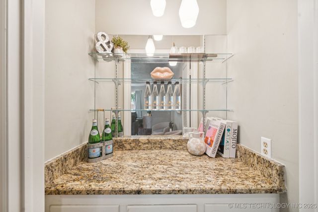 5212 S 68th East Place, Tulsa, OK 74145