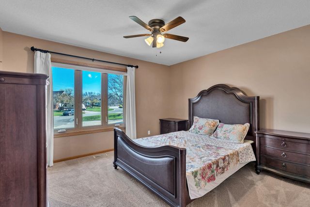 121 S Breezy Pointe Ct, Wichita, KS 67235