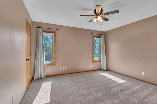 121 S Breezy Pointe Ct, Wichita, KS 67235