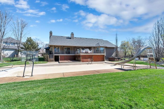 121 S Breezy Pointe Ct, Wichita, KS 67235