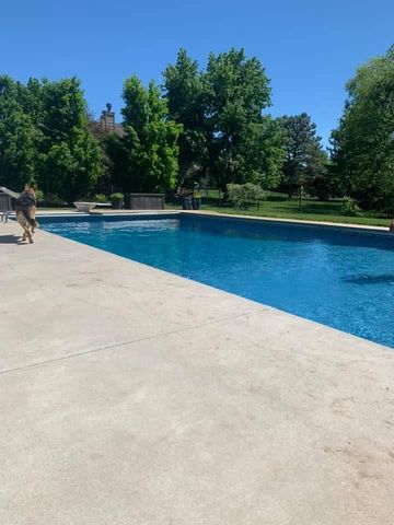 121 S Breezy Pointe Ct, Wichita, KS 67235