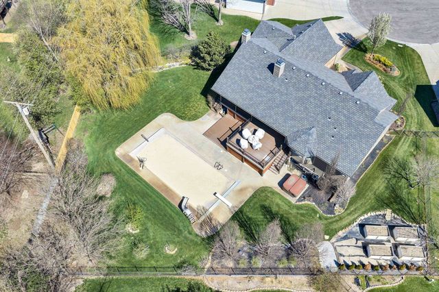 121 S Breezy Pointe Ct, Wichita, KS 67235