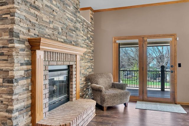 121 S Breezy Pointe Ct, Wichita, KS 67235