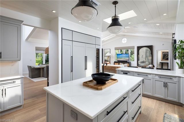 664 Hickory RD, Naples, FL 34108