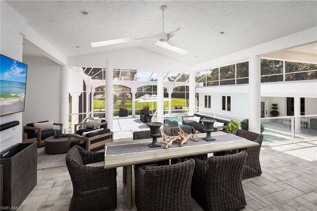 664 Hickory RD, Naples, FL 34108