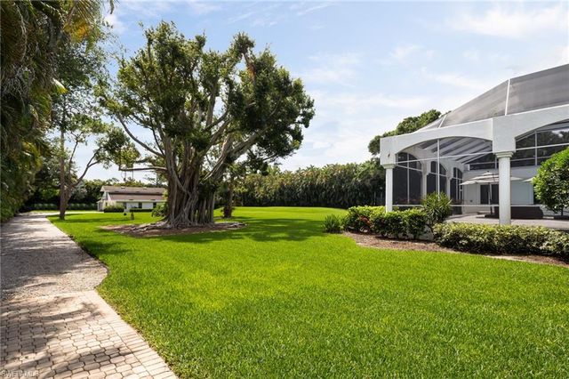 664 Hickory RD, Naples, FL 34108