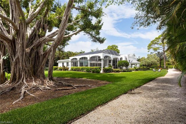 664 Hickory RD, Naples, FL 34108