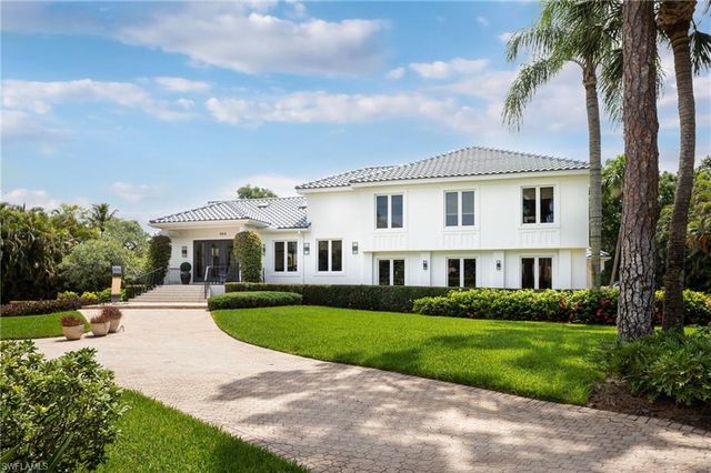 664 Hickory RD, Naples, FL 34108
