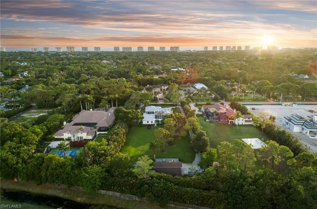 664 Hickory RD, Naples, FL 34108