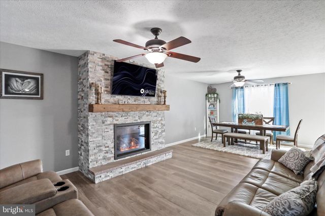 27 TOWHEE HOLW, Springfield, WV 26763