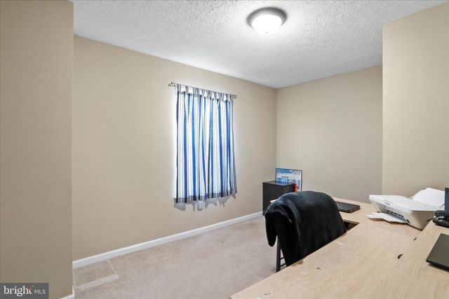 27 TOWHEE HOLW, Springfield, WV 26763