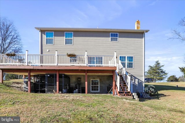 27 TOWHEE HOLW, Springfield, WV 26763