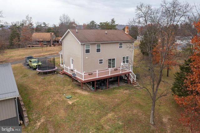 27 TOWHEE HOLW, Springfield, WV 26763