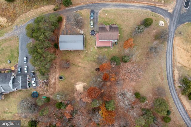 27 TOWHEE HOLW, Springfield, WV 26763