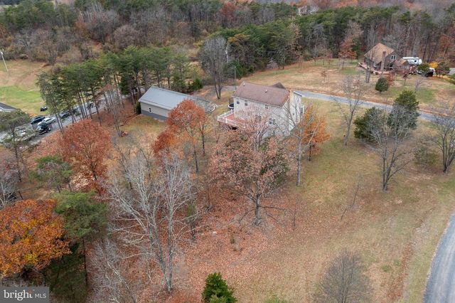 27 TOWHEE HOLW, Springfield, WV 26763