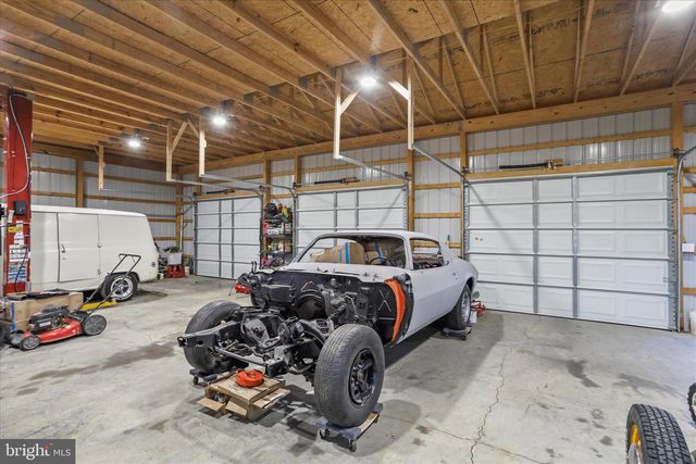 27 TOWHEE HOLW, Springfield, WV 26763