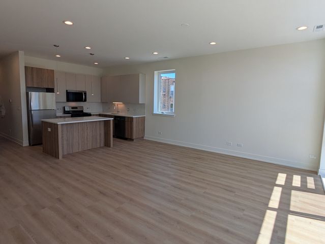 4744 W Addison Street 02, Chicago, IL 60641