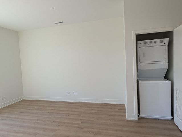 4744 W Addison Street 02, Chicago, IL 60641