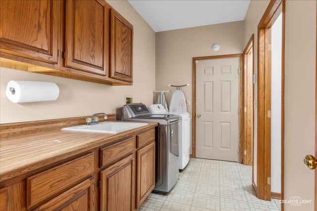 675 White Pine Circle, Lake In The Hills, IL 60156